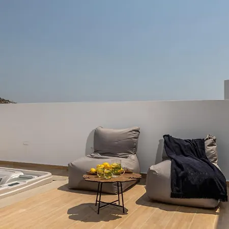 Amazing Naxos | 2 Bedrooms | Nami | Breathtaking Sea Views And Outdoor Hot Tub | Chora Naxos 别墅 Naxos City