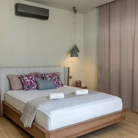 Amazing Naxos | 2 Bedrooms | Nami | Breathtaking Sea Views And Outdoor Hot Tub | Chora Naxos 别墅